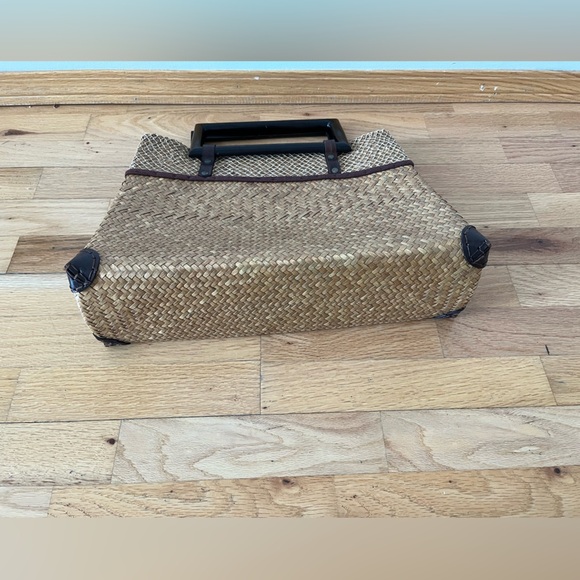 bagWERKS Woven women’s Handbag with wood handles - Picture 3 of 5